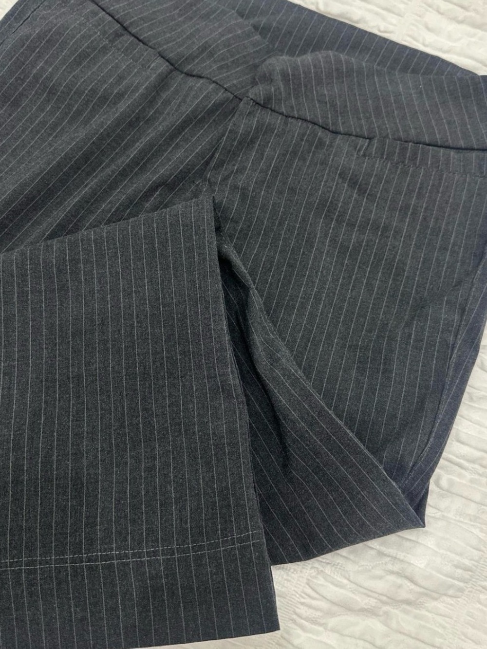 Brandy Melville Gray Pinstripe Low Rise Pants - Picture 4 of 6